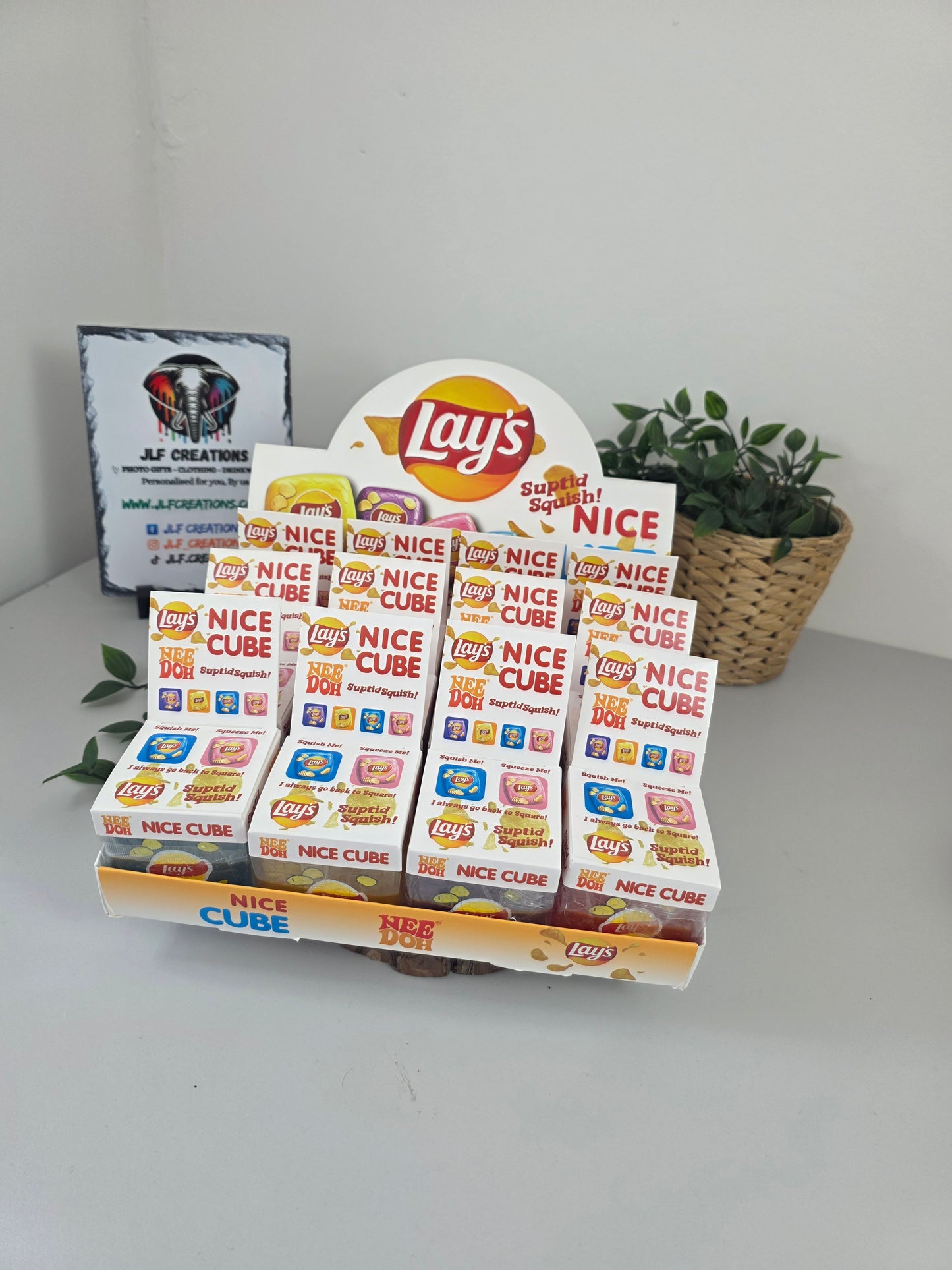 NeeDoh Lays